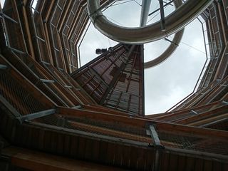 树梢小径，黑森林，建筑，建筑结构，低角度视野，天空，无人，建筑外观