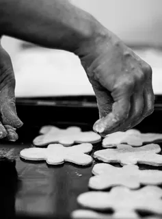 人的手，手，食物，食物和饮料，制备，面团，制备食物，