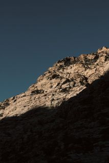 美国,拉斯维加斯,内华达州,红色峡谷,天空,晴空,低角度视图,山脉,岩石 美国,拉斯维加斯,内华达州,红色峡谷,天空,晴空,低角度视图,山脉,岩石