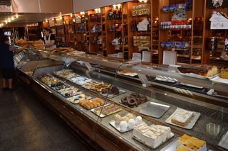 甜甜圈，蛋糕，饼干，面包店，食品，糕点，巧克力，甜甜圈