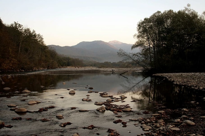 雾、风景、山脉、自然、户外、河流、岩石、树木