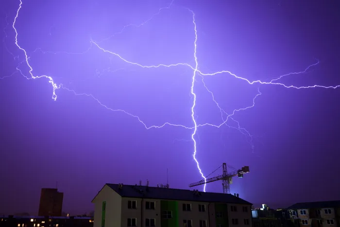 斯洛伐克，布拉迪斯拉发，夜间，雷击，闪电，夜间闪电，闪电条纹，夜空