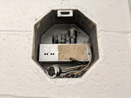 美国，林恩，时钟，旧，墙上的洞，复古，墙壁建筑特点，技术