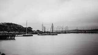 停泊在港口的船只