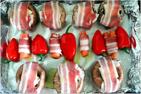 培根包椒盐卷饼和胡椒