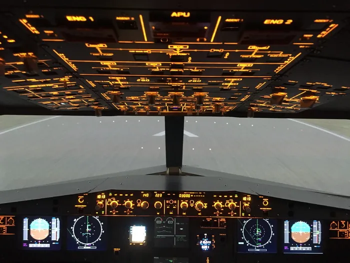 飞机驾驶舱，高架，空客A320，模拟器，驾驶舱，飞机，飞行器，航空航天工业