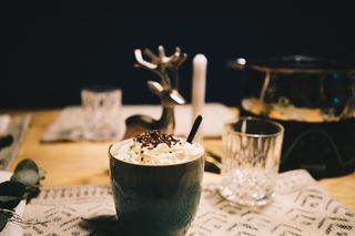 热巧克力，巧克力，鲜奶油，装饰，桌子，杯子，圣诞节，圣诞节