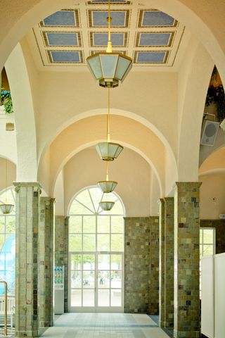 圆拱门，拱门，大厅，圆柱，大厅，柱厅，吊灯，泵房，坏基辛格