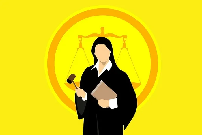 带木槌的倪法官长袍插图。