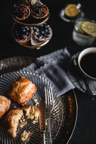 里面有奶油奶酪的甜面包