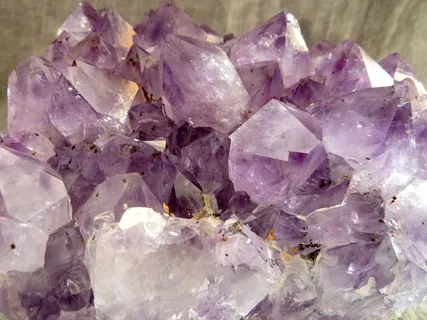 紫水晶,紫罗兰,水晶洞,德鲁兹,宝石顶,大块宝石,深紫色,紫色 紫水晶,紫罗兰,水晶洞,德鲁兹,宝石顶,大块宝石,深紫色,紫色