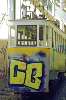 葡萄牙，里斯本，街头艺术，涂鸦，有轨电车，轨道交通，火车，交通方式