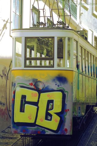 葡萄牙，里斯本，街头艺术，涂鸦，有轨电车，轨道交通，火车，交通方式