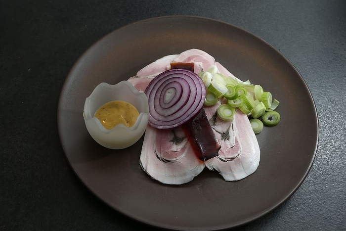 卷香肠、敞口三明治、洋葱、红洋葱、云朵、上菜量、味道、点心