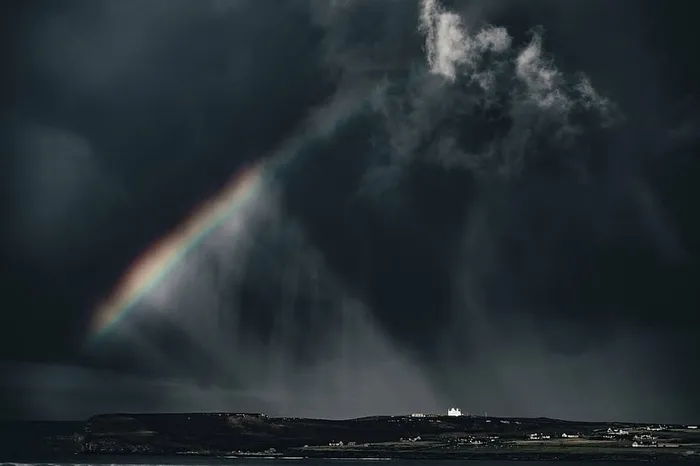 云、暗、雨、彩虹、天空、风暴、自然之美、风景——自然