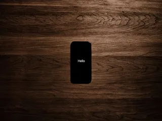 打开黑色Iphone 7显示Hello