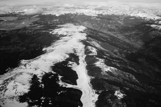 海浪灰度照片，海浪，灰度，照片，空中，黑白，山脉，雪