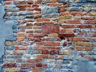 棕色和灰色大理石瓷砖