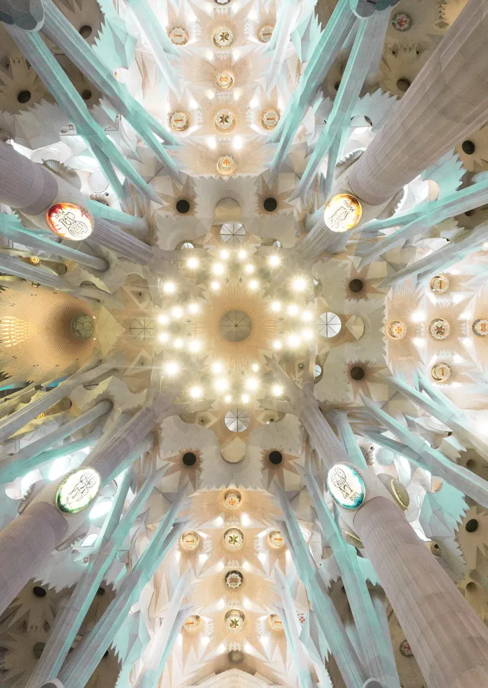 吊灯低角度摄影