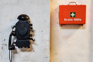 电话、急救、急救箱、帮助、医疗包、敷料、丢失的地方、通讯