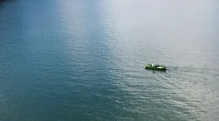 船，划船，湖泊，海洋，水，人，航海船只，运输