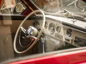 荷兰阿姆斯特丹，暖色调，深褐色，复古汽车，复古，萨博内饰，老式内饰