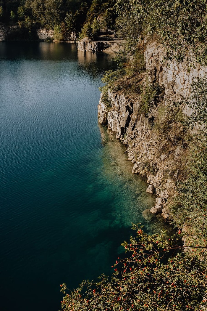 Zakrzówek水库，这座古老的石灰岩采石场被洪水淹没