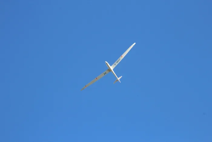 滑翔机，飞机，滑翔机飞行员，segelflugsport，空中运动，飞行，翅膀，在云层之上