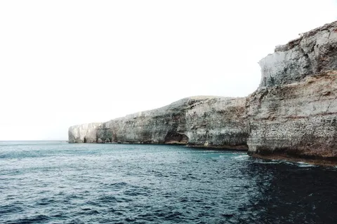 马耳他,海洋,悬崖,岩石,乘船旅行,风景,自然,极简 马耳他,海洋,悬崖,岩石,乘船旅行,风景,自然,极简