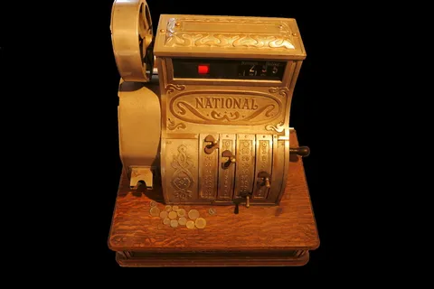 旧款、复古款、提款机、账单、账户、收入、营业额、年份