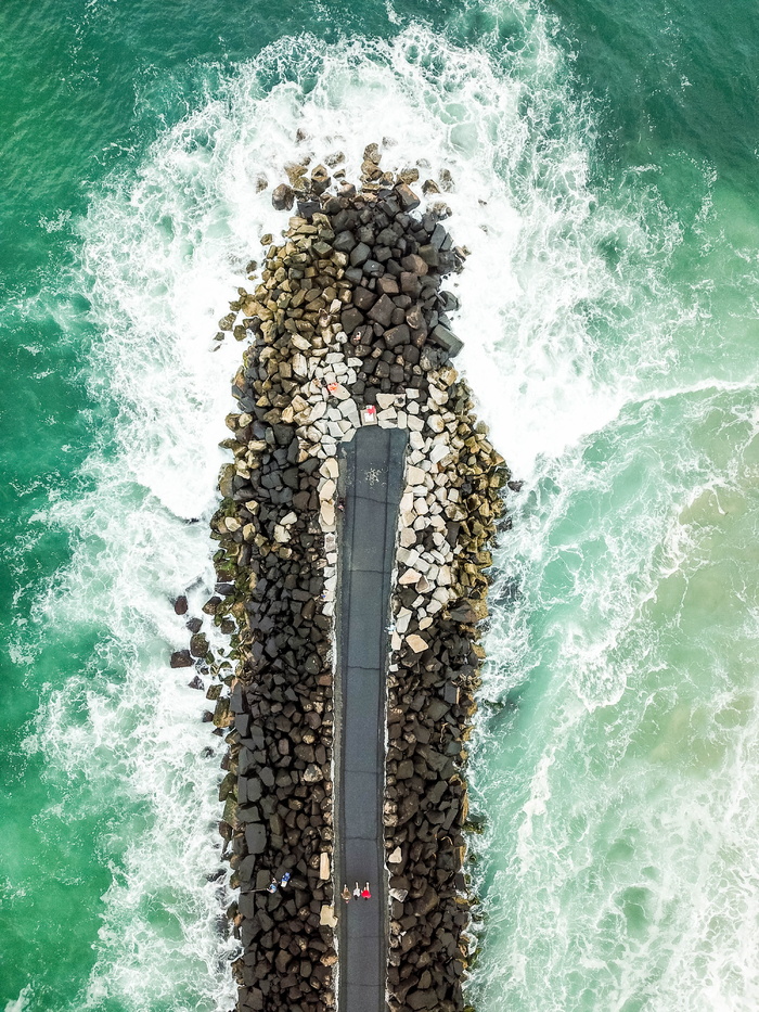 海边岩石俯视图