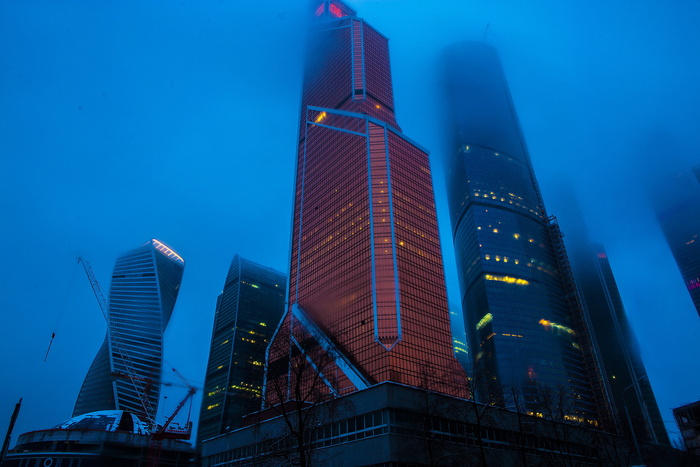高层，建筑物，蓝色，天空，白天，雪，街道，冬天