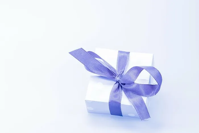 白色、礼品盒、蓝色、蝴蝶结、礼物、自制、惊喜、环