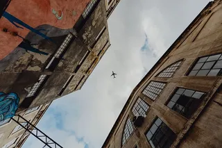 葡萄牙里斯本LX工厂创意区的时髦咖啡馆、设计工作室和商店