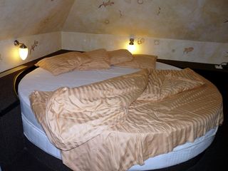 床, 枕头, 羽绒被, 住宿, 卧室, 家具, 室内, 国内房间