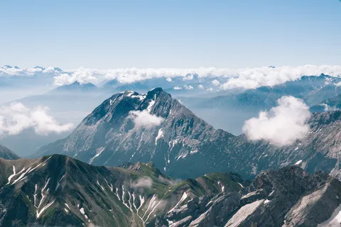 阿尔卑斯山脉鸟瞰图 阿尔卑斯山脉鸟瞰图