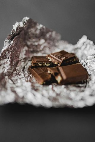 白巧克力和坚果巧克力