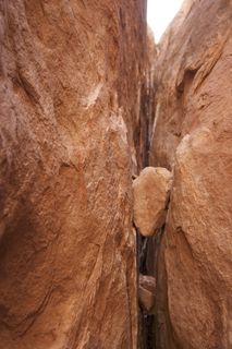 岩石，巨砾，裂缝，自然，石头，岩石和坚硬的地方，堵塞，卡住