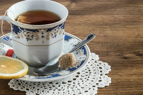 白色,陶瓷,茶杯,茶,饮料,茶杯,柠檬,方糖 白色,陶瓷,茶杯,茶,饮料,茶杯,柠檬,方糖