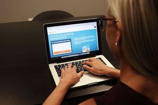 技术、无线技术、通信、计算机、连接、室内、桌子、成人