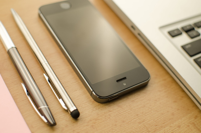 iphone、智能手机、办公桌、笔记本电脑、手机、手机、设备、电子产品