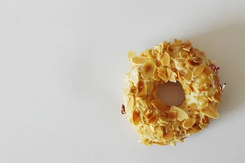 杏仁甜甜圈 杏仁甜甜圈