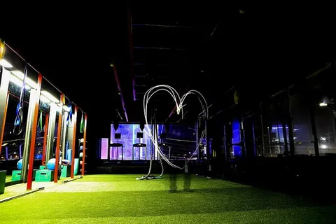 交叉贴合、zimmer、健康、运动、健身房、夜间、照明、建筑结构 交叉贴合、zimmer、健康、运动、健身房、夜间、照明、建筑结构