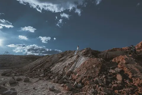 山,人,人,照片,岩石,岩石,岩石-物体,固体 山,人,人,照片,岩石,岩石,岩石-物体,固体