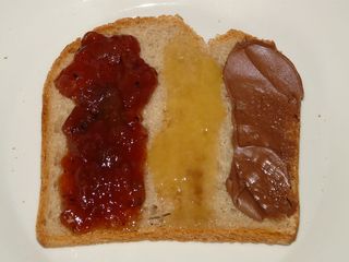 面包，早餐，配料，果酱，蜂蜜，坚果，吃，吐司