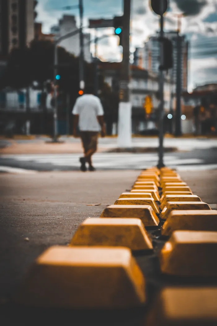 黄色道路标记