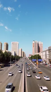 白色混凝土建筑、道路、道路、建筑、汽车、街道、公路、交通 白色混凝土建筑、道路、道路、建筑、汽车、街道、公路、交通