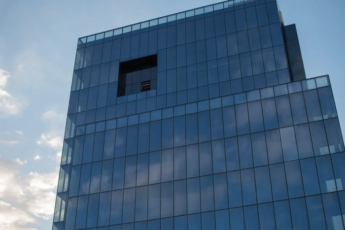 建筑，玻璃，建筑，水泥，建筑，天空，窗格，简单