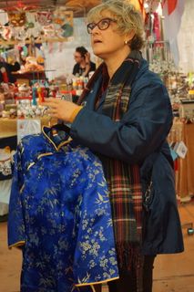 可爱的妻子，东方节，真人，一人，零售，生活方式，休闲活动，商店