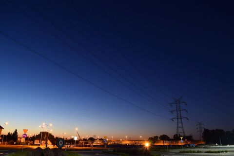 电力、能源、灯光、夜间、支柱、电力线、天空、照明